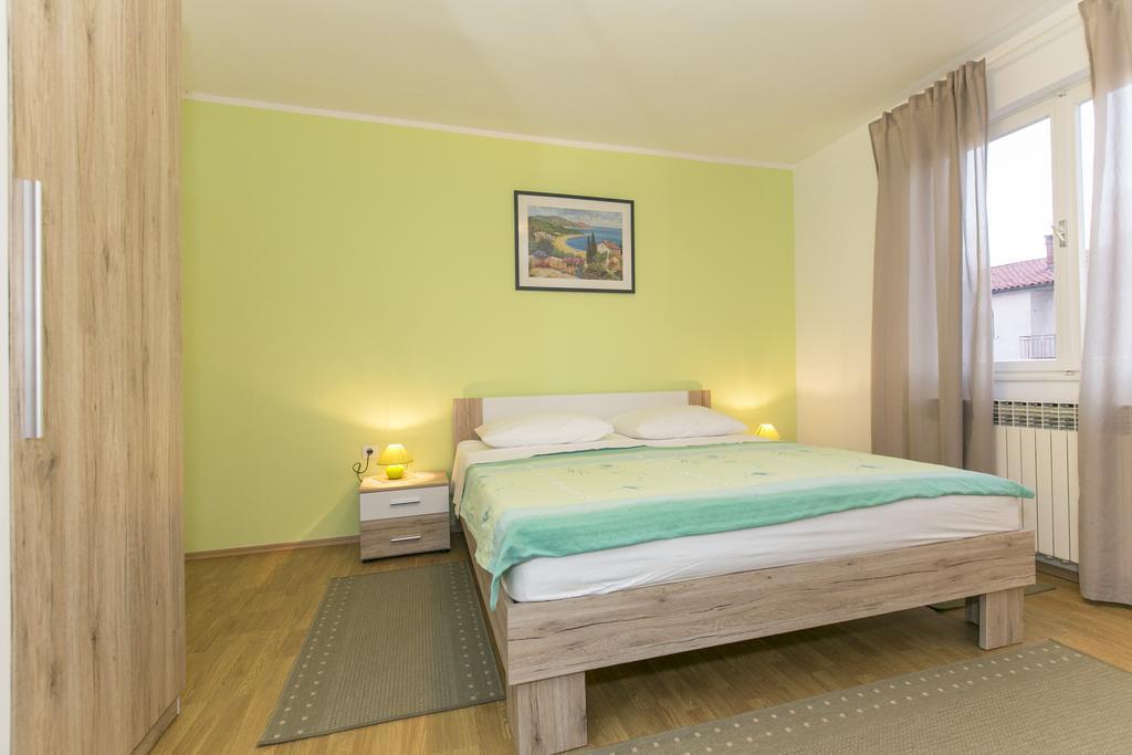 Apartment Amalia Лабин Экстерьер фото